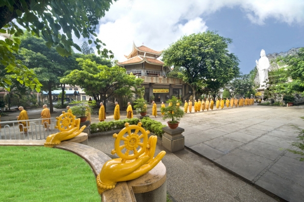 TỊNH XÁ TRUNG TÂM