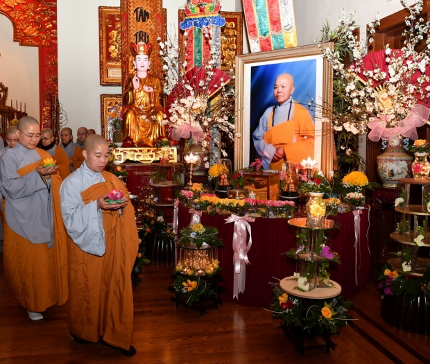 CHÙA ĐỨC VIÊN, SAN JOSE (HOA KỲ) TỔ CHỨC LỄ THẮP NẾN TƯỞNG NIỆM CỐ SƯ BÀ TỌA CHỦ THÍCH ĐÀM LỰU