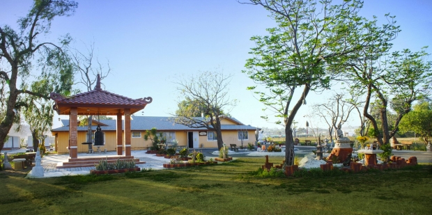CHÙA HƯƠNG SEN, PERRIS, CALIFORNIA, HOA KỲ.