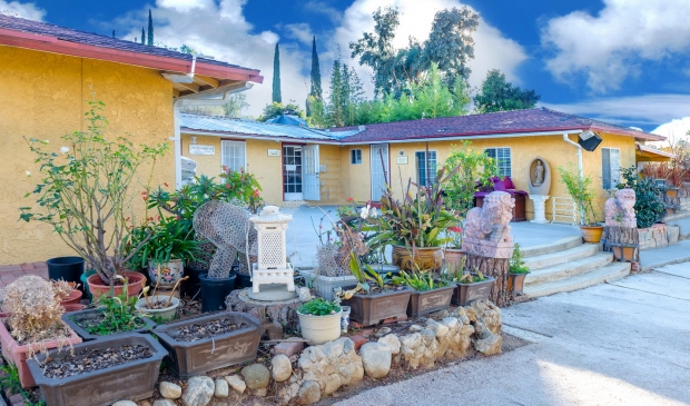 TU VIỆN QUAN ÂM, REDLAND, CALIFORNIA, HOA KỲ.