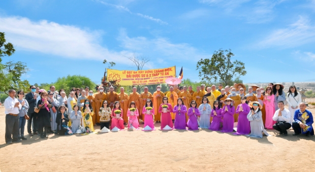 CHÙA HƯƠNG SEN, PERRIS, HOA KỲ TỔ CHỨC LỄ VU LAN VÀ LỄ ĐẶT ĐÁ XÂY DỰNG NGÔI CHÁNH ĐIỆN