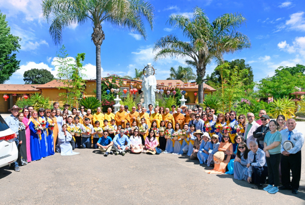 TRANG NGHIÊM ĐẠI LỄ PHẬT ĐẢN PL 2570 TẠI CHÙA VẠN PHƯỚC, BRENTWOOD, CALIFORNIA, HOA KỲ.